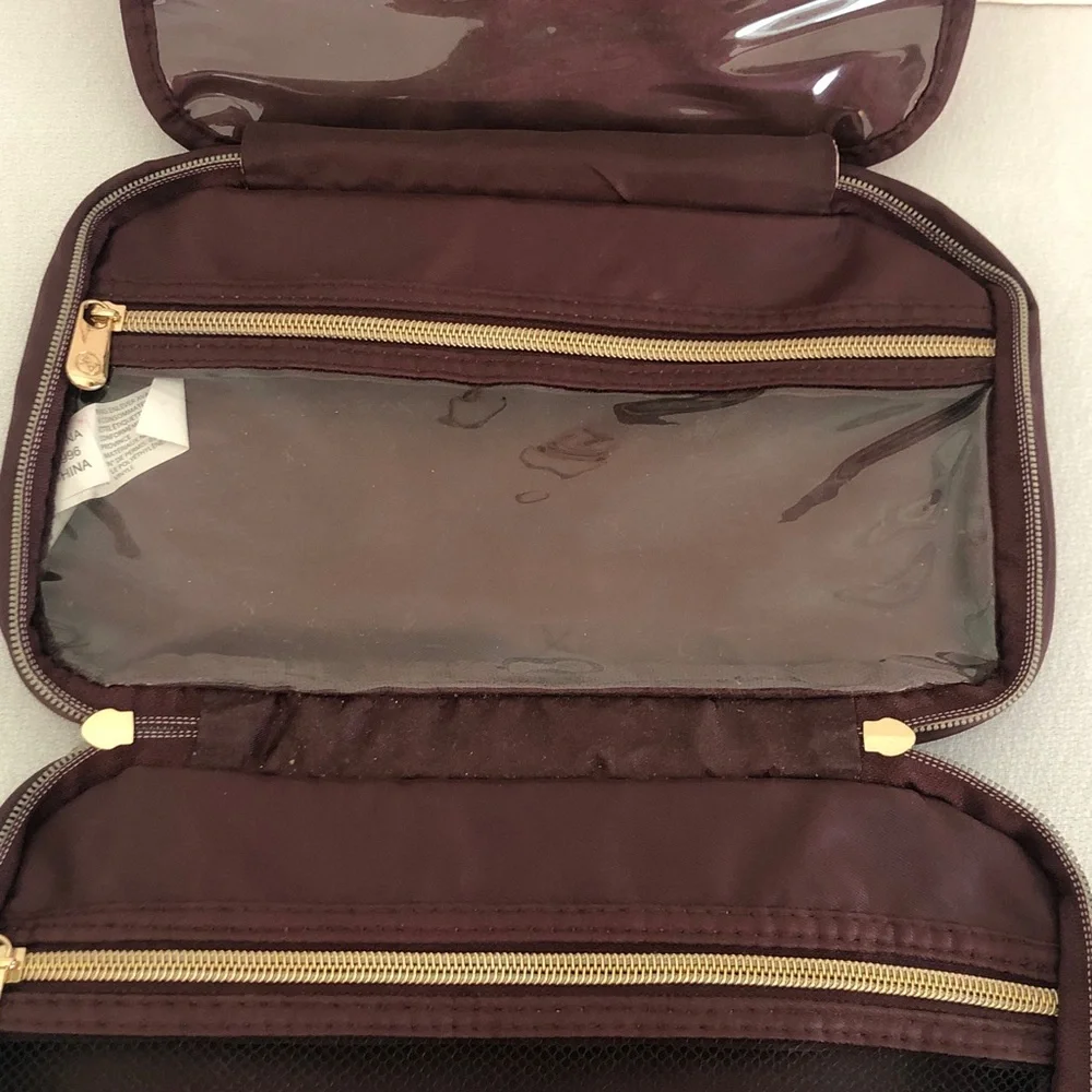 Adrienne Vittadini Cosmetic Bag
